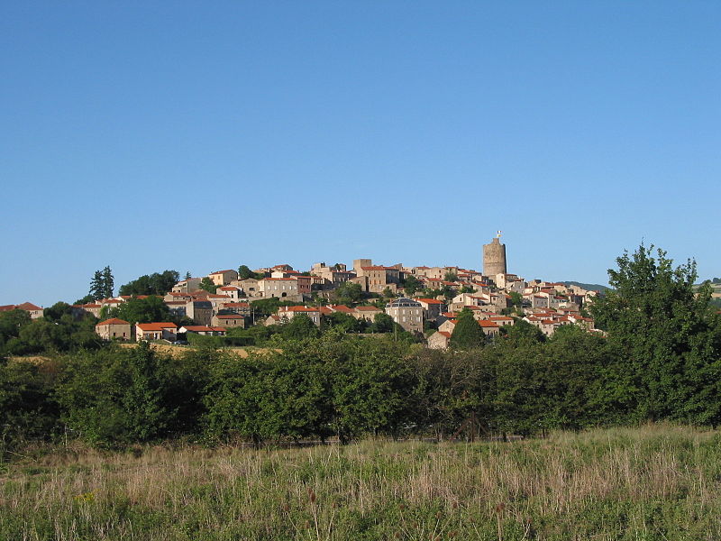 800px-Montpeyroux_(Puy-de-Dôme)