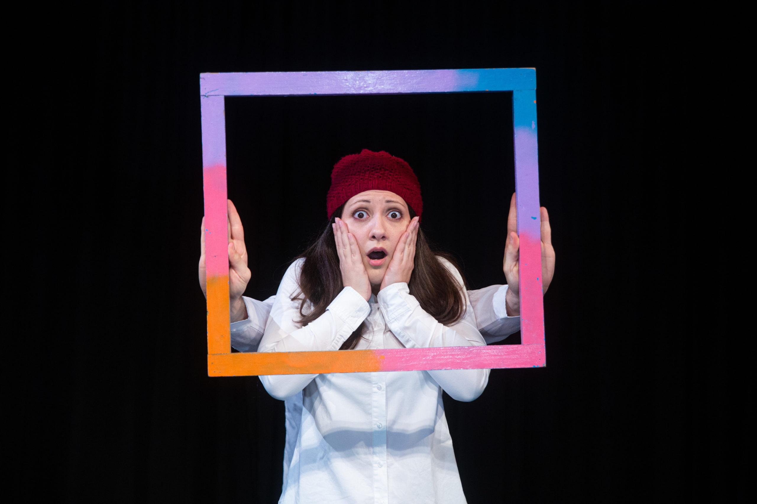 Fotogradia d'una de les escenes de l'activitat de teatre interactiu molt dinàmic per a la prevenció dels riscos en l'us de les xarxes socials i les pantalles