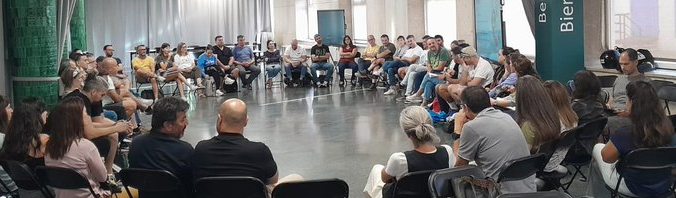 uns 30 coordinadors reunits