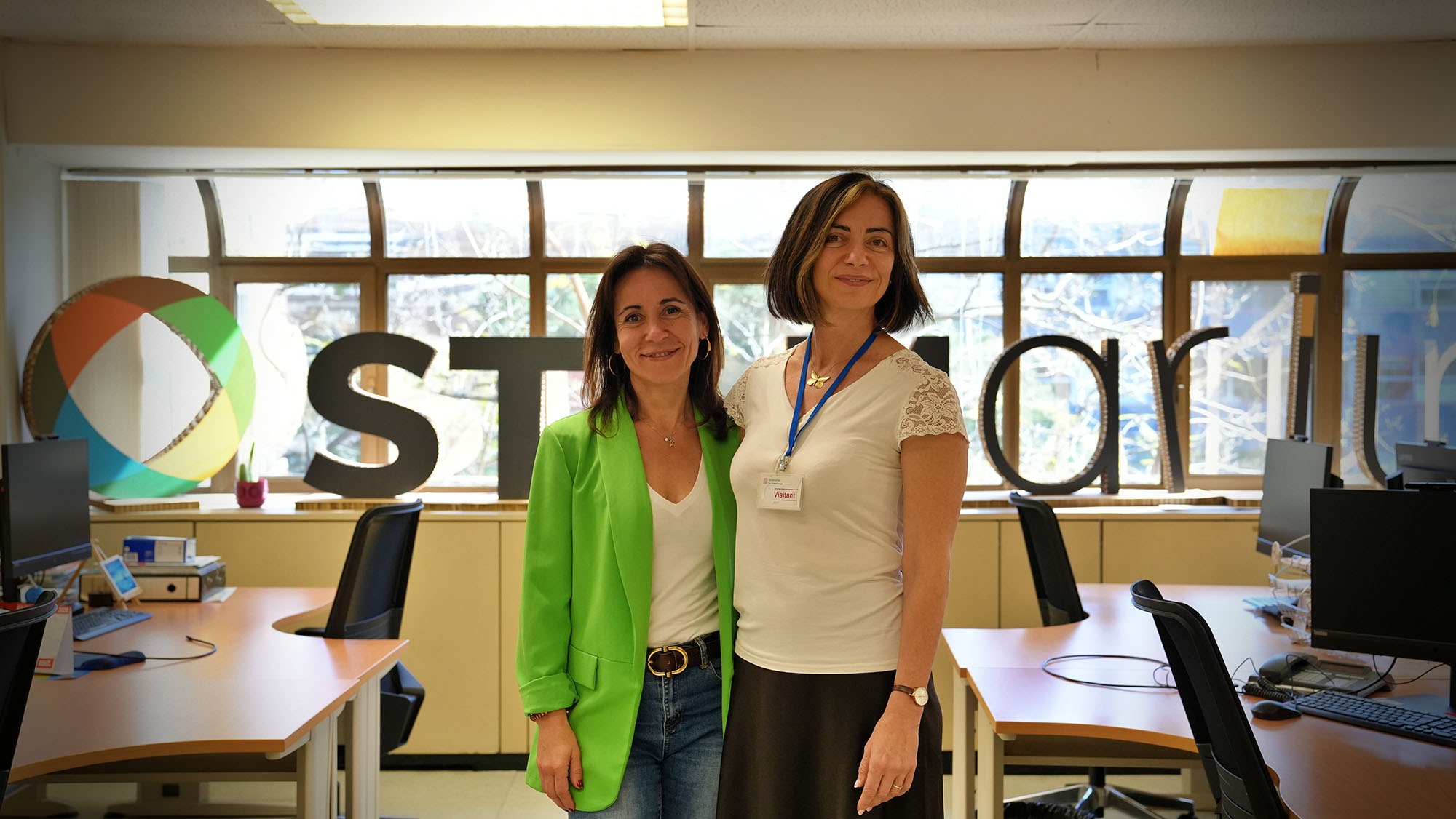 Sonia Fernández Cuenca i Rita Atkins al Departament d'Educació i Formació Professional