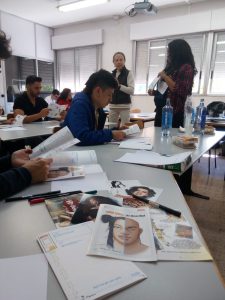 alumnes preparant el concurs Basics of the Comic Design